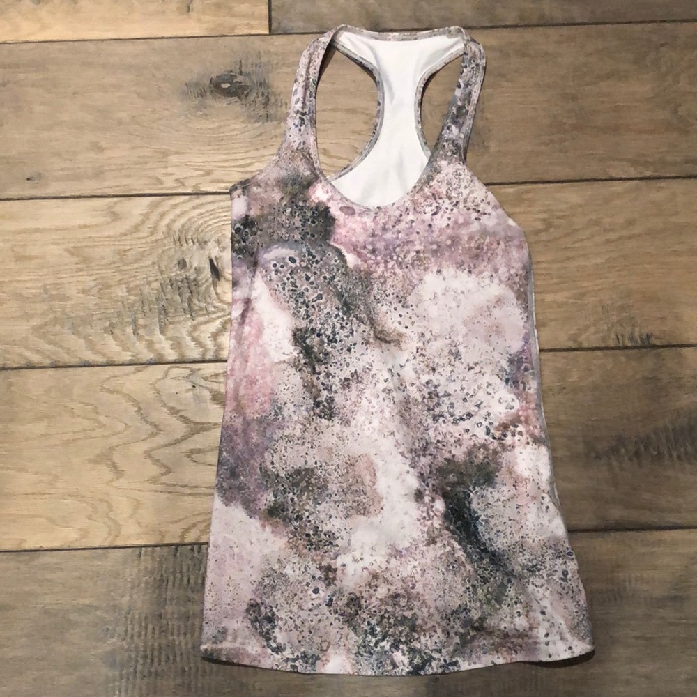 Lululemon tank. Size 6.